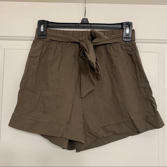 SHEIN Pants - ✨ 3/$15 or 5/$25 ✨ NWOT Olive Green Shorts